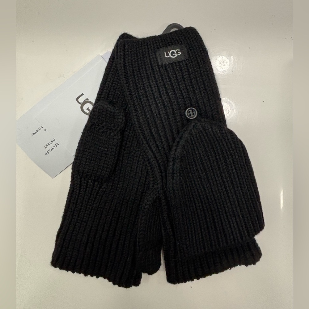 UGG Black Knit Convertible Mittens in black.